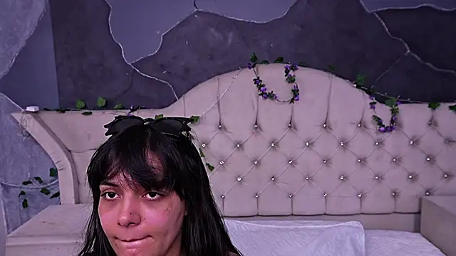 Snapshot of AmberGreyy_ chatting on March 19, 2026, 5:28 pm AmberGreyy online show from March 19, 2026, 5:28 pm