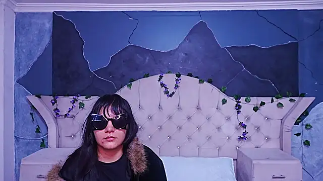 AmberGreyy  online show from May 6, 2026, 4:45 pm