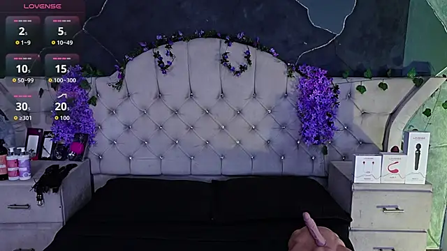 AmberGreyy  online show from June 15, 2026, 6:54 pm