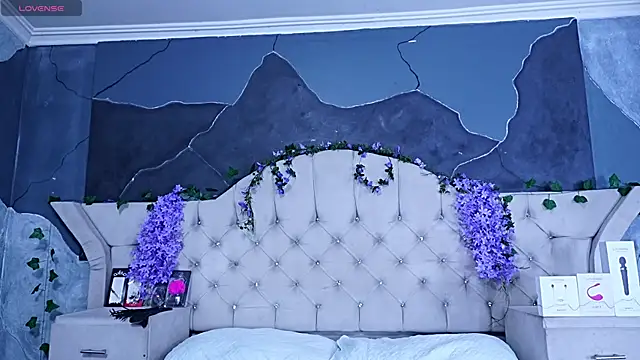 AmberGreyy  online show from June 18, 2026, 7:51 pm