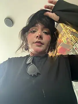 AmberGreyy  online show from June 24, 2026, 7:24 pm