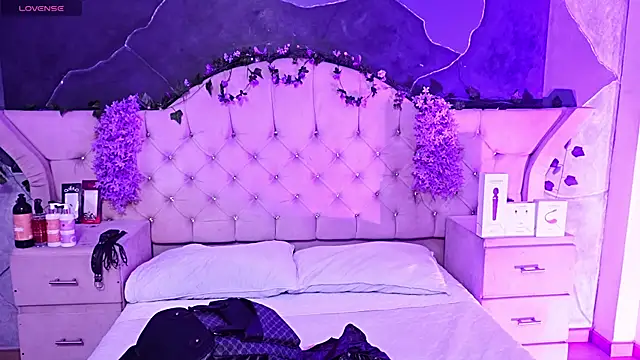 AmberGreyy  online show from June 27, 2026, 6:13 pm