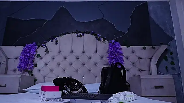 AmberGreyy  online show from July 14, 2026, 7:30 pm