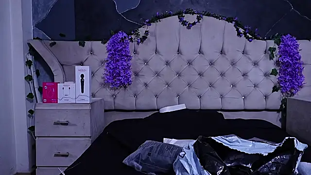 AmberGreyy  online show from July 28, 2026, 7:39 pm