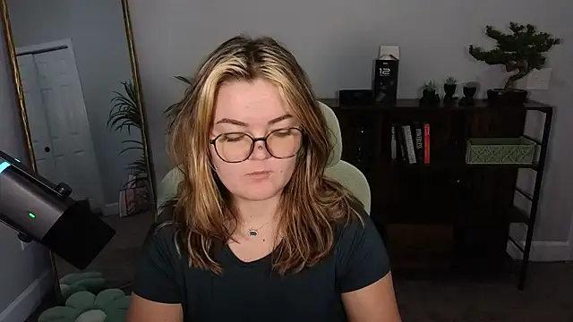 Snapshot of rodeobrii chatting on September 26, 2025, 3:43 am rodeobrii online show from September 26, 2025, 3:43 am