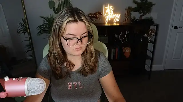 Snapshot of rodeobrii chatting on October 15, 2025, 2:11 am rodeobrii online show from October 15, 2025, 2:11 am