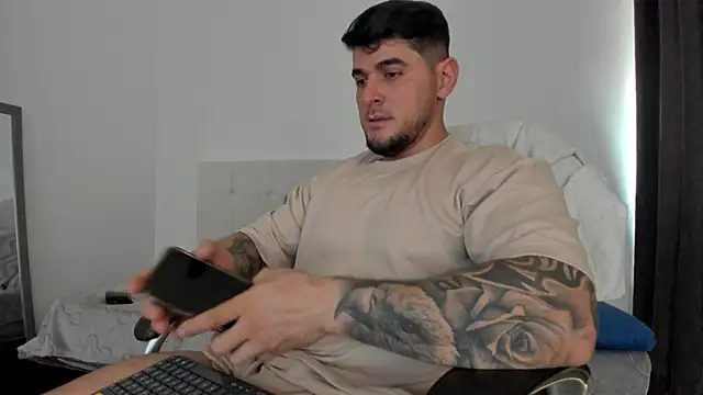 Teilor Creed online show from November 26, 2025, 7:37 pm