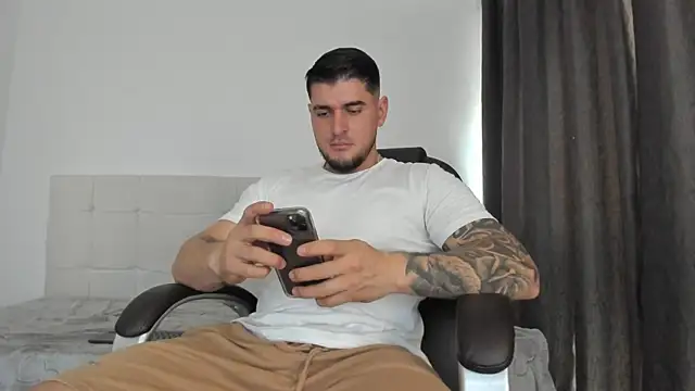 Teilor Creed online show from November 28, 2025, 7:49 pm