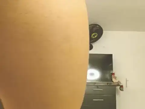 Snapshot of engielphoenis14 chatting on December 6, 2024, 12:38 pm engielphoenis14 online show from December 6, 2024, 12:38 pm