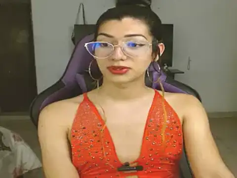 Snapshot of engielphoenis14 chatting on January 24, 2025, 2:08 pm engielphoenis14 online show from January 24, 2025, 2:08 pm