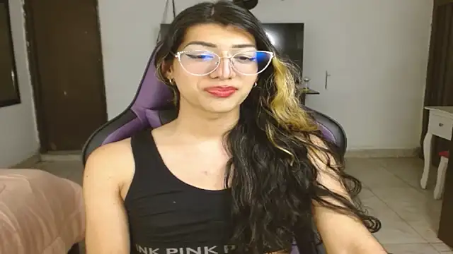 Snapshot of engielphoenis14 chatting on January 31, 2025, 8:54 am engielphoenis14 online show from January 31, 2025, 8:54 am