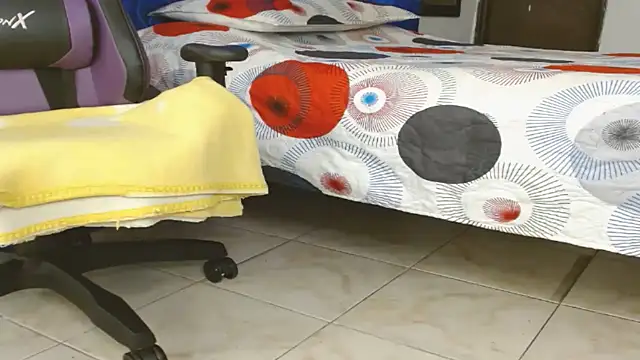 Snapshot of engielphoenis14 chatting on March 8, 2025, 5:54 pm engielphoenis14 online show from March 8, 2025, 5:54 pm