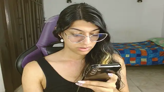 Snapshot of engielphoenis14 chatting on October 15, 2025, 12:22 am engielphoenis14 online show from October 15, 2025, 12:22 am