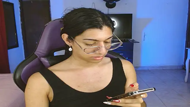 engielphoenis14 online show from January 16, 2026, 3:21 am