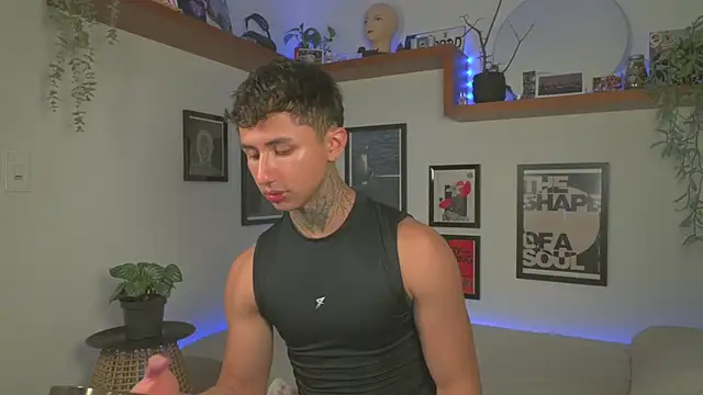 ArchiGoldd online show from April 21, 2026, 10:01 pm