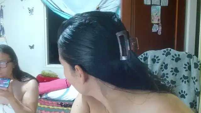 Snapshot of clayre_and_jill chatting on October 8, 2025, 11:02 pm clayre and jill online show from October 8, 2025, 11:02 pm