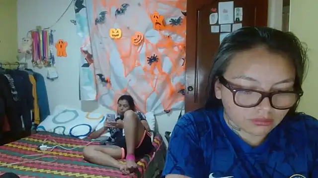 Snapshot of clayre_and_jill chatting on October 28, 2025, 7:16 pm clayre and jill online show from October 28, 2025, 7:16 pm