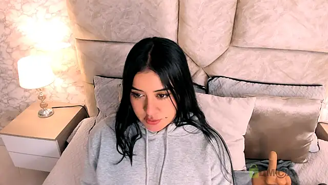 Snapshot of amatista__smith chatting on February 9, 2025, 12:49 am amatista  smith online show from February 9, 2025, 12:49 am