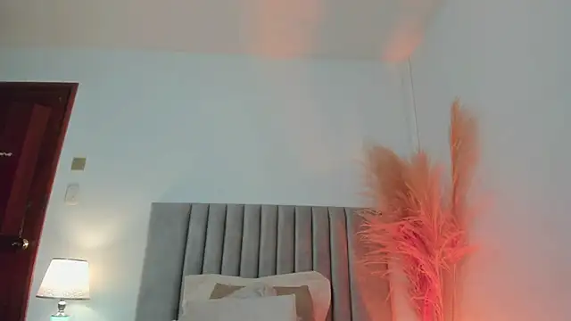 LucyJhonnsonn online show from January 18, 2025, 11:44 pm