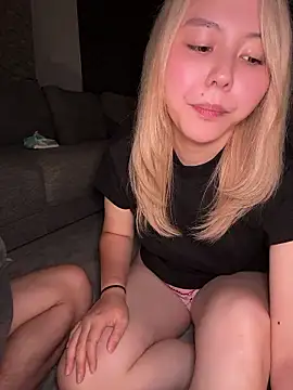 NANAchan R online show from July 3, 2026, 2:23 pm