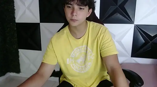 Dani cumboy online show from December 31, 2024, 3:55 am