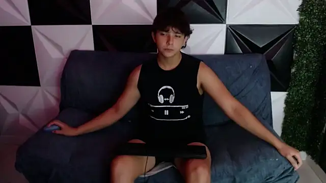 Dani cumboy online show from January 16, 2025, 3:56 am