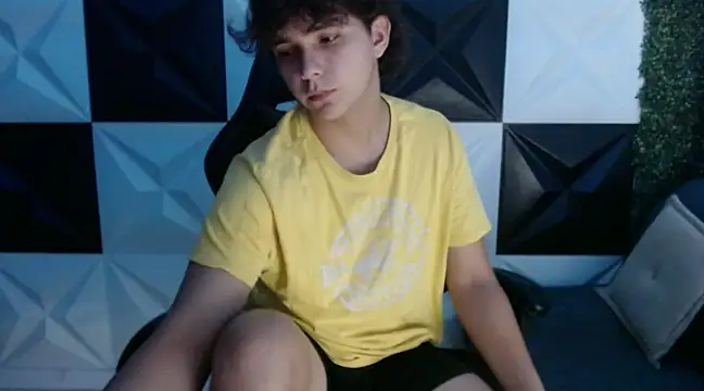 Dani cumboy online show from January 24, 2025, 6:14 am