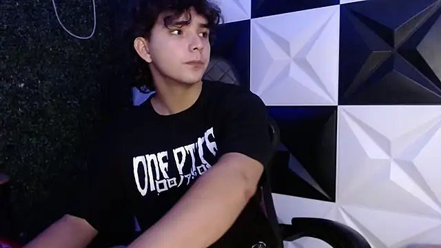 Dani cumboy online show from March 7, 2025, 5:40 am