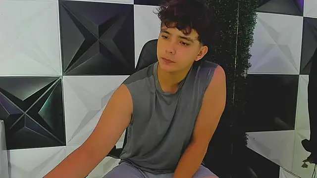 Dani cumboy online show from September 22, 2025, 1:02 pm