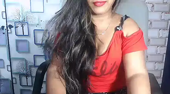Snapshot of Hot_Naina- chatting on December 6, 2024, 4:38 pm Hot Naina- online show from December 6, 2024, 4:38 pm