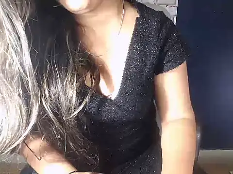 Snapshot of Hot_Naina- chatting on December 19, 2024, 6:12 pm Hot Naina- online show from December 19, 2024, 6:12 pm