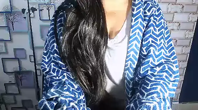 Snapshot of Hot_Naina- chatting on January 23, 2025, 3:11 pm Hot Naina- online show from January 23, 2025, 3:11 pm