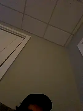 Snapshot of Lilsmokeshow017 chatting on September 21, 2025, 10:17 am Lilsmokeshow017 online show from September 21, 2025, 10:17 am