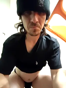 Snapshot of Lilsmokeshow017 chatting on October 29, 2025, 7:10 am Lilsmokeshow017 online show from October 29, 2025, 7:10 am