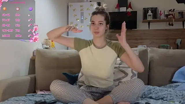 Girl alone home online show from January 16, 2025, 3:13 pm