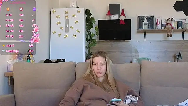 Girl alone home online show from January 22, 2025, 6:52 am