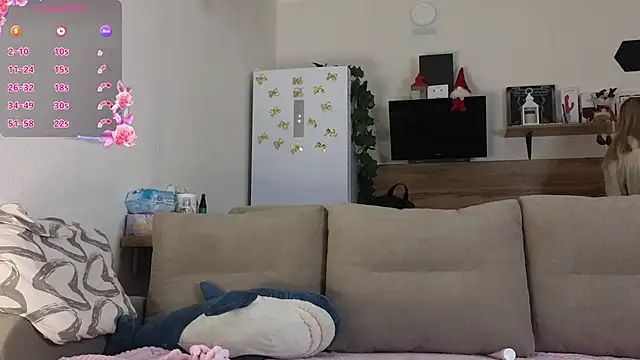 Girl alone home online show from February 5, 2025, 3:34 am