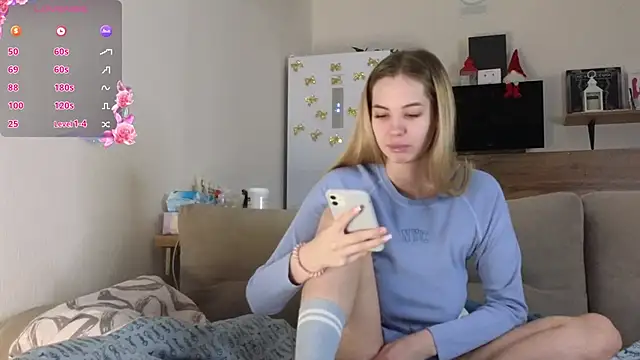 Girl alone home online show from February 6, 2025, 3:48 am