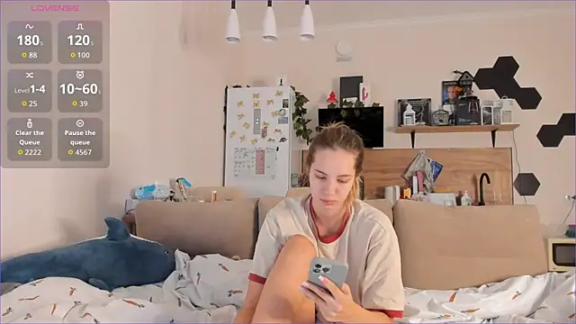 Snapshot of Girl_alone_home chatting on September 26, 2025, 3:32 am Girl alone home online show from September 26, 2025, 3:32 am
