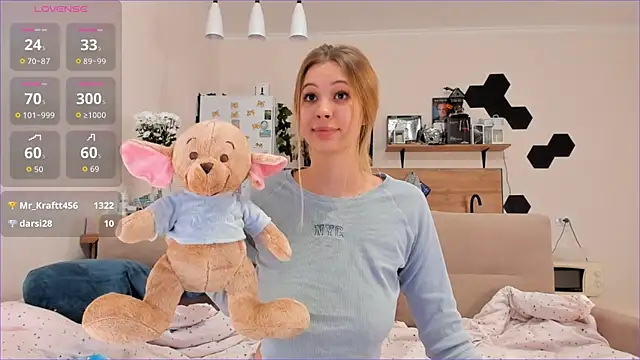Snapshot of Girl_alone_home chatting on October 3, 2025, 3:53 pm Girl alone home online show from October 3, 2025, 3:53 pm