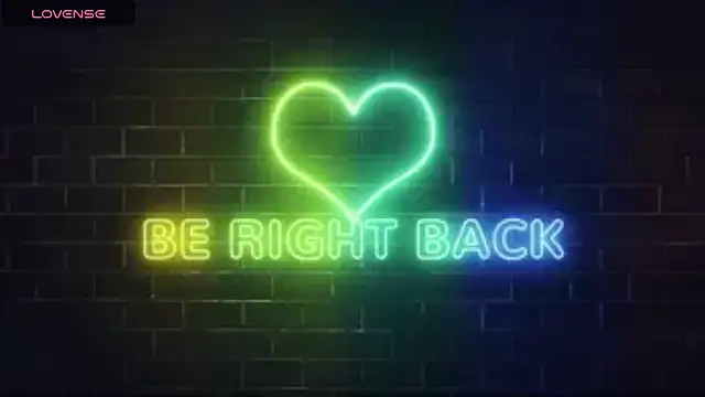 Snapshot of MrAndMrsCrook chatting on October 25, 2025, 4:13 pm MrAndMrsCrook online show from October 25, 2025, 4:13 pm