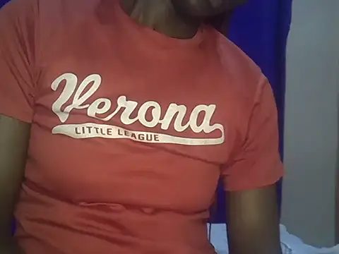 Snapshot of sweet_love00 chatting on October 11, 2025, 2:48 pm sweet love00 online show from October 11, 2025, 2:48 pm