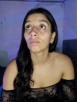 BrittanyDiaz online show from January 8, 2025, 7:03 pm