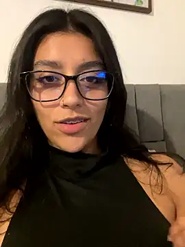 BrittanyDiaz online show from May 4, 2026, 8:27 pm