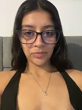 BrittanyDiaz online show from May 5, 2026, 7:33 pm