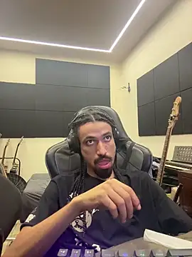 hotcamboy420 online show from January 14, 2026, 4:07 am