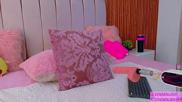 cristal subin69 online show from November 3, 2025, 1:56 pm