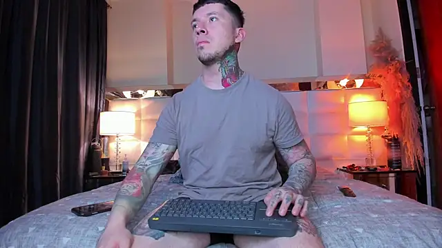 Snapshot of Adam_tatto chatting on September 19, 2025, 3:52 am Adam tatto online show from September 19, 2025, 3:52 am