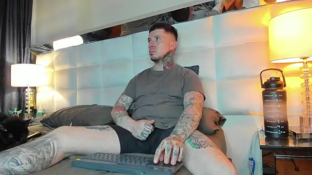 Snapshot of Adam_tatto chatting on September 22, 2025, 10:34 pm Adam tatto online show from September 22, 2025, 10:34 pm