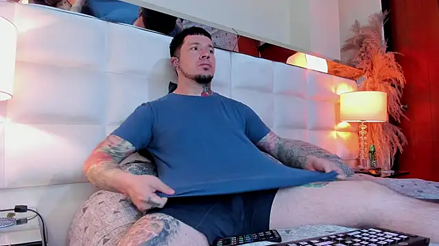 Snapshot of Adam_tatto chatting on October 30, 2025, 3:19 am Adam tatto online show from October 30, 2025, 3:19 am